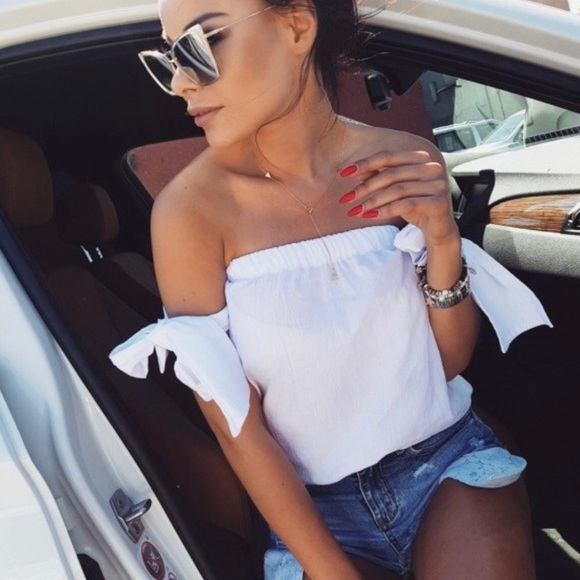 Self Tie Off Shoulder Bow Tie Chiffon Top - Picture 2 of 4